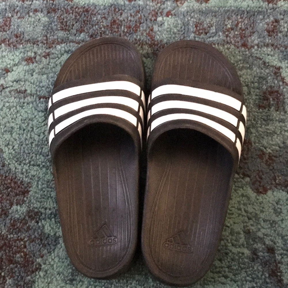 Adidas Duramo slides